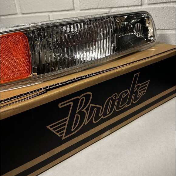eagle eyes parking lamp 99-02 silverado 00-06 Suburban/Tahoe right side - Picture 8 of 10